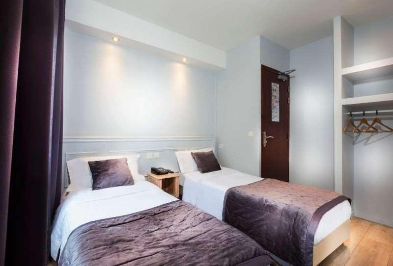 Hotel Du Bresil Paris Room photo